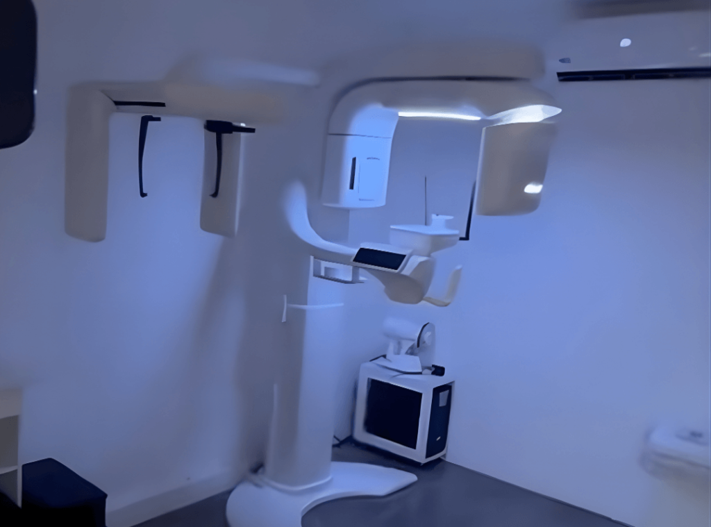 Aparelho de tomografia odontológica em clínica em Carapicuíba